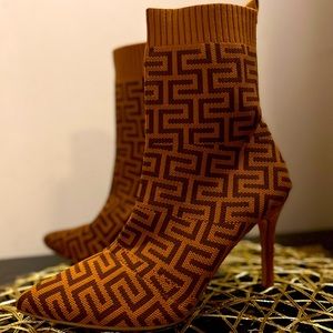 Ankle boots beige brown and slim heel